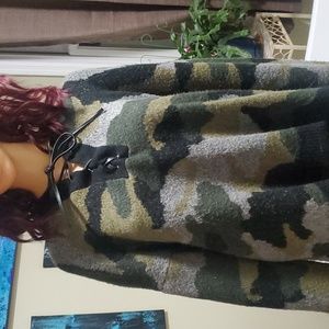 Womens warm  camo sweater, with hood &   LEATHER LIKE strings, never worn,